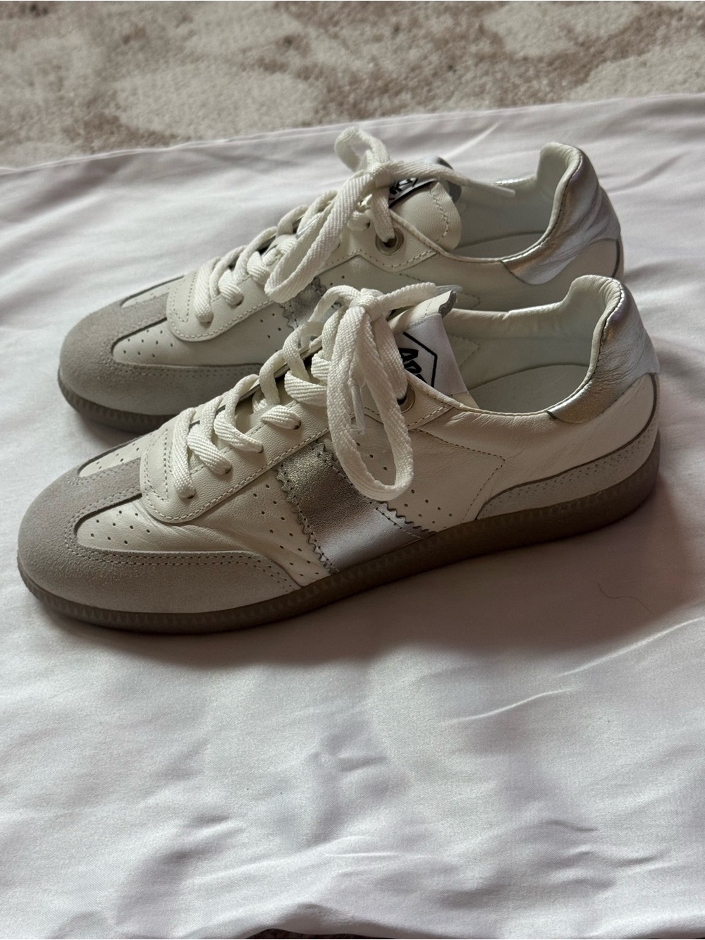 Women’s White and Silver Leather Sneakers Arezzo